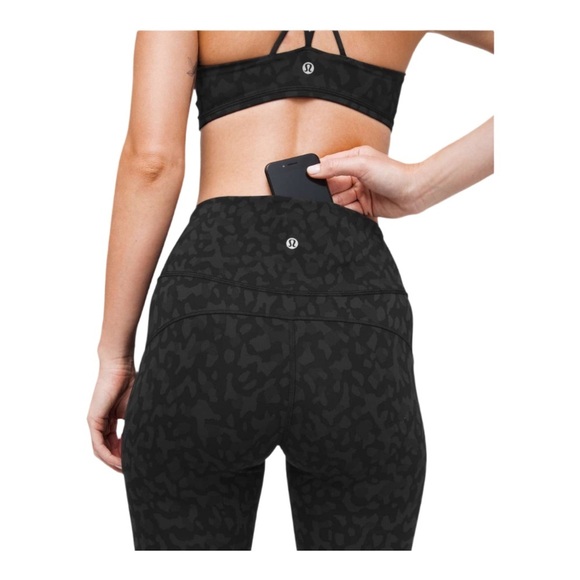 Lululemon In Movement Leggings EUC Size 4 - Picture 1 of 5